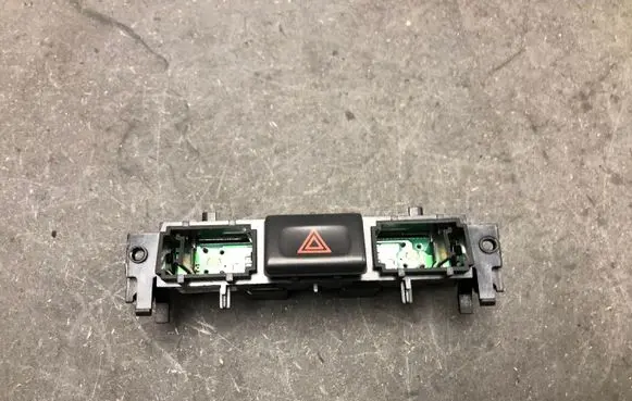 BMW 3 E90 E91 Hazard light switch 13B302AC 1X4313B302AC 37031A06B2