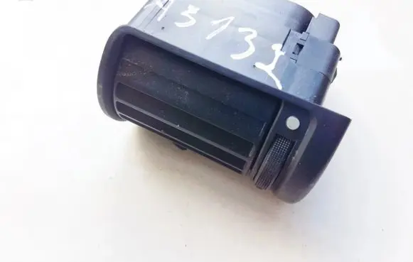 Audi A4 S4 B5 8D Dash center air vent grill 8D1820901