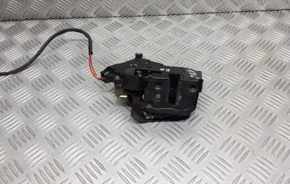 Mazda 323 F Front door lock