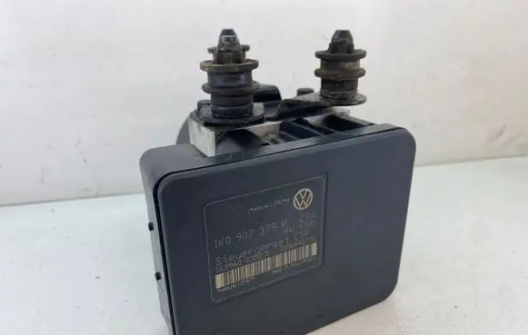 Volkswagen Golf V ABS Pump 1K0907379M 00004427D1 10096003523