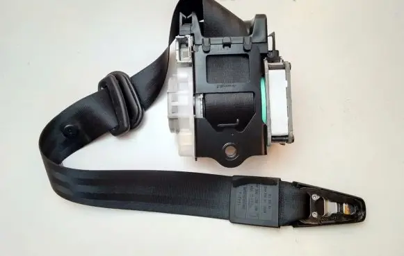 Audi A4 S4 B8 8K Front seatbelt 307161510