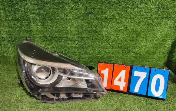 Toyota Yaris Headlight/headlamp
