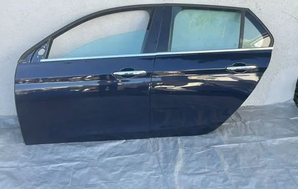 Fiat Tipo Front door
