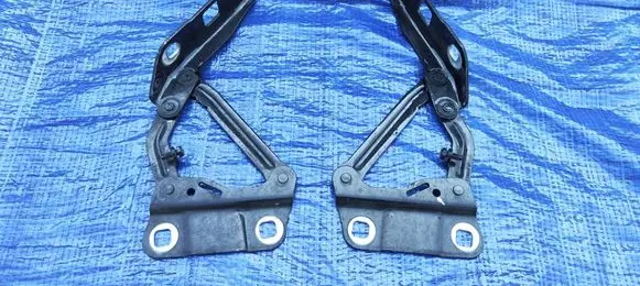 Mercedes-Benz ML W164 Engine bonnet/hood hinges A2518800328 A2518800428
