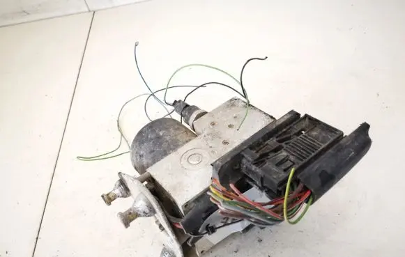 Mercedes-Benz A W168 ABS Pump a0044310912 0265202461