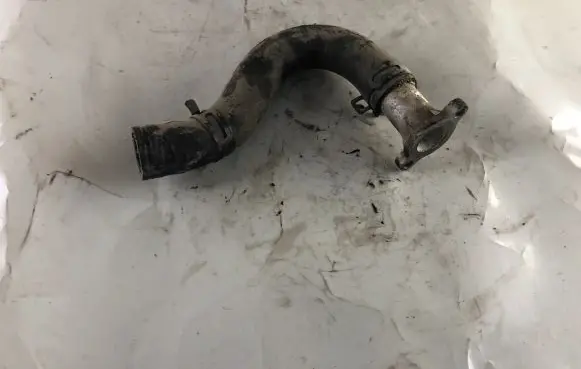 KIA Sorento Engine coolant pipe/hose