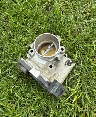 Opel Astra J Throttle body valve 55562270