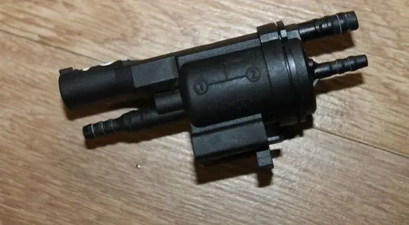 Mercedes-Benz C W203 Turbo solenoid valve 0025401497