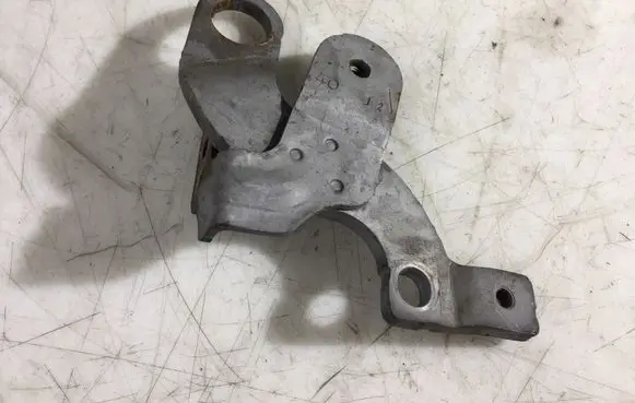 Volkswagen Transporter - Caravelle T5 Engine mounting bracket 03L103390F