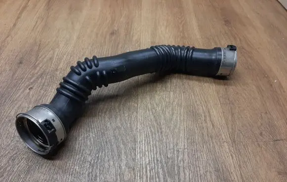 Intercooler hose/pipe
