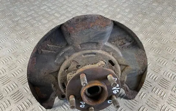 Front wheel hub