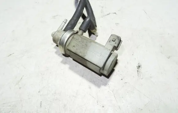 Audi A6 S6 C5 4B Turbo solenoid valve 059906627A