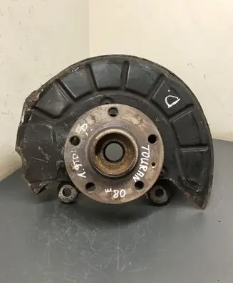 Volkswagen Touran I Front wheel hub