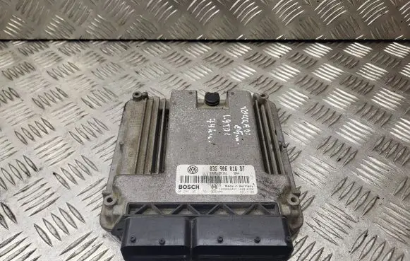 Volkswagen Touran I Engine control unit/module 03G906016BT