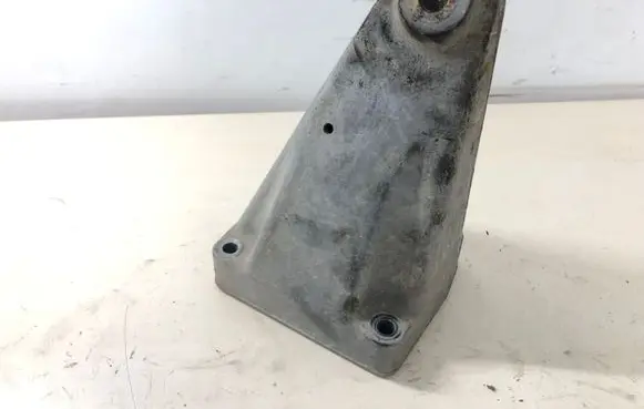Mercedes-Benz E W211 Engine mounting bracket A6112230804
