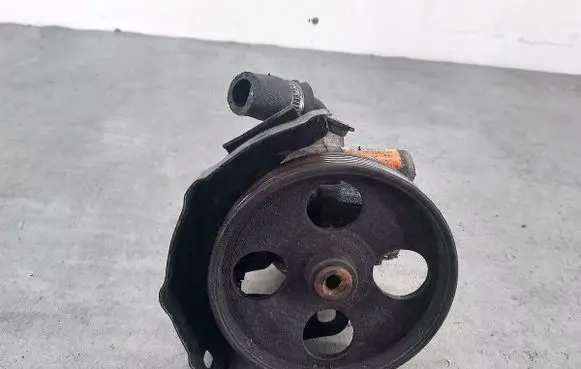 Peugeot Bipper Power steering pump