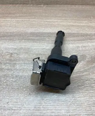 BMW 5 E39 High voltage ignition coil 1703227 0221504004