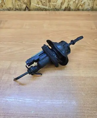 Volvo XC60 Clutch slave cylinder 6G917a5425c