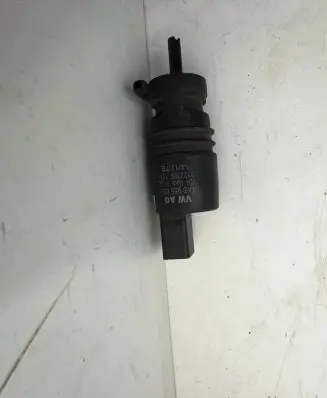 Volkswagen PASSAT B8 Windscreen/windshield washer pump 1K5955651