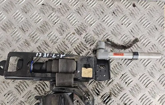 Volvo V50 Front seatbelt 6008892