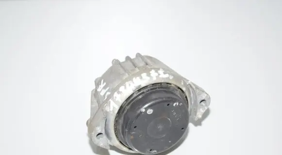 BMW X1 E84 Engine mount bracket 6768852 22116768852