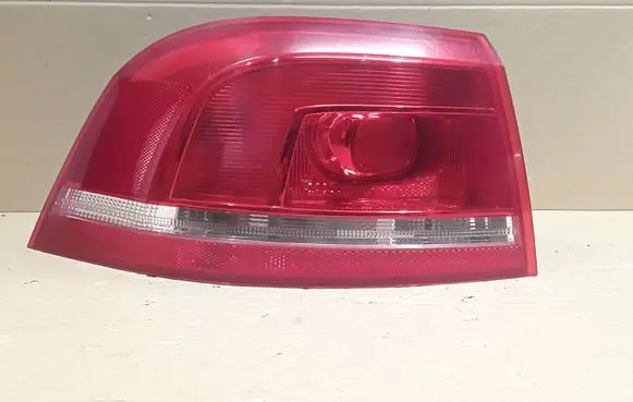 Volkswagen PASSAT B7 Rear/tail lights 3AF945095C