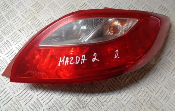 Mazda 2 Rear/tail lights D65151150
