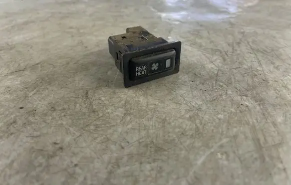Toyota Land Cruiser (HDJ90) Other switches/knobs/shifts 158749 0881U6D