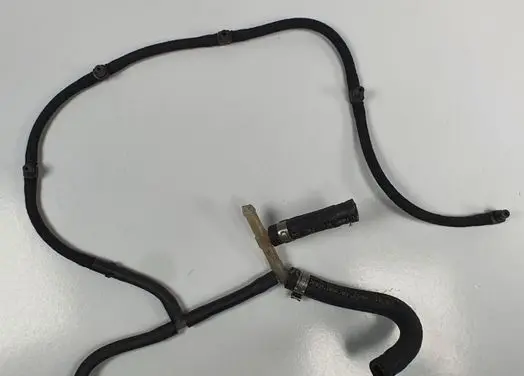 Volvo XC90 Fuel return line/hose 