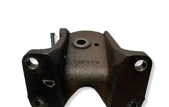 Toyota Land Cruiser (J120) Engine mounting bracket 1231130060