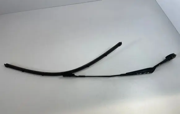 Ford Focus Front wiper blade arm BM5117526BB