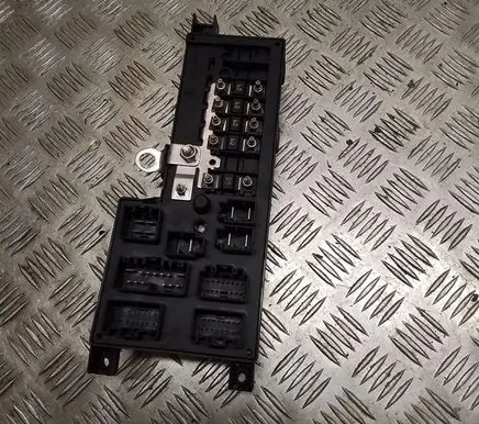 Volvo V70 Fuse module 8637841 518717004