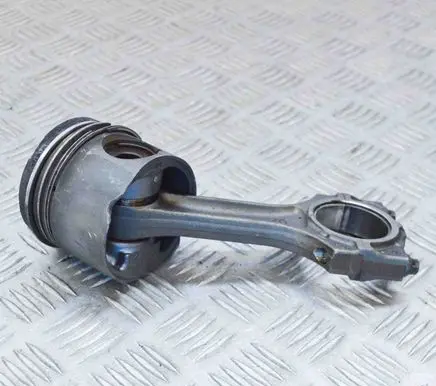 BMW 5 E39 Piston 