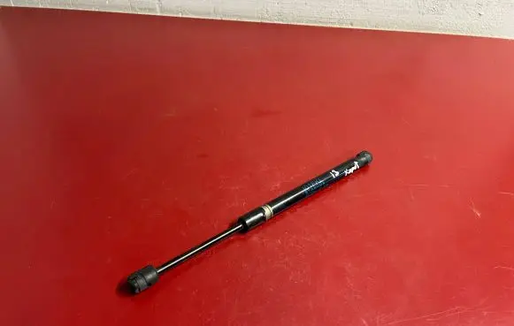 BMW i3 Front bonnet/hood damper/strut 7299161 51237299161