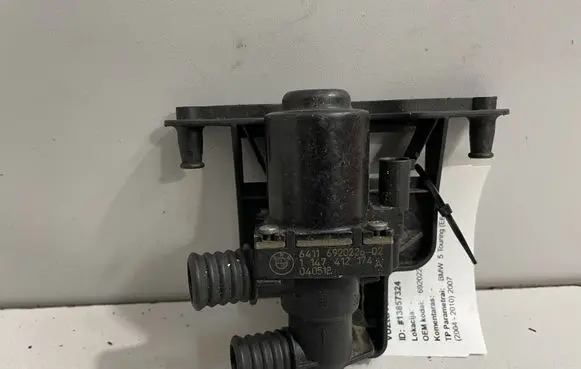 BMW 5 E60 E61 Coolant heater control valve 6920226