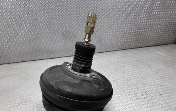 Audi A8 S8 D2 4D Brake booster 4D0612105