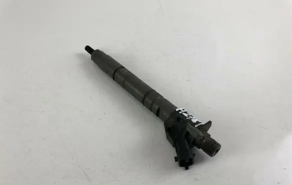 Volvo V60 Fuel injector 31303238 H2781