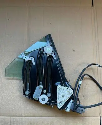 Mercedes-Benz SLK R172 Front door window regulator with motor 1729062400