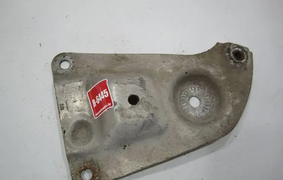 Audi A4 S4 B5 8D Engine mounting bracket 8D0399539
