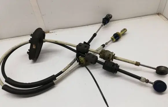 Opel Insignia A Gear shift cable linkage 56560991