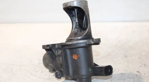 Audi A4 S4 B7 8E 8H EGR valve 038131501BF