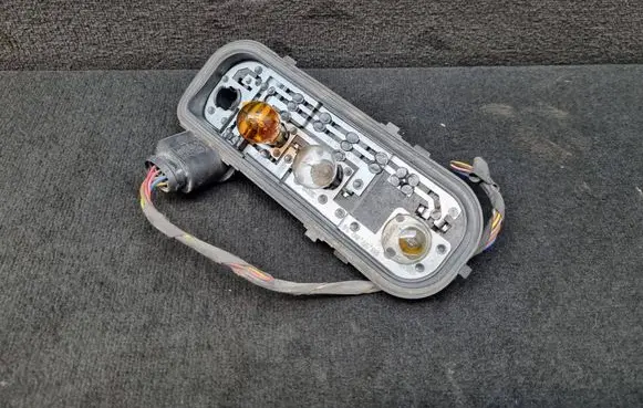Audi A4 S4 B6 8E 8H Tail light bulb cover holder 8E9945258