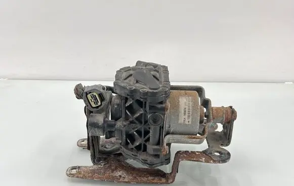 Tesla Model S Vacuum pump 105074