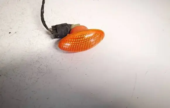 Mini One - Cooper R50 - 53 Front fender indicator light