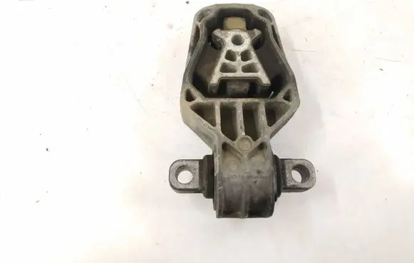 Mercedes-Benz B W246 W242 Engine mounting bracket 2462401209 A2462401209
