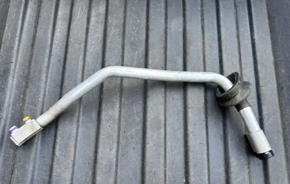 Porsche Macan (95B) Air conditioning (A/C) pipe/hose 8R2260712E 8K0260753D