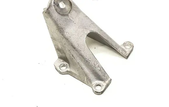 Jaguar XK8 - XKR Engine mounting bracket RF96JV6061AB