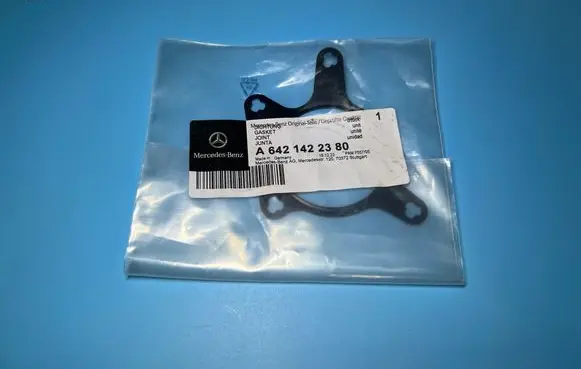 Mercedes-Benz Vito Viano W639 other engine part A6421422380 A6421401460
