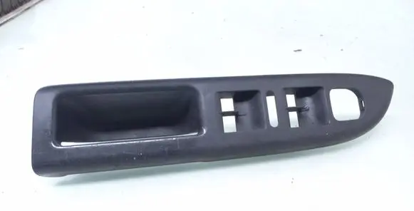 Volkswagen Golf Plus Front door window switch trim 5M1867371B