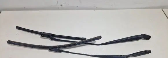 Volkswagen Polo IV 9N3 Windshield/front glass wiper blade 